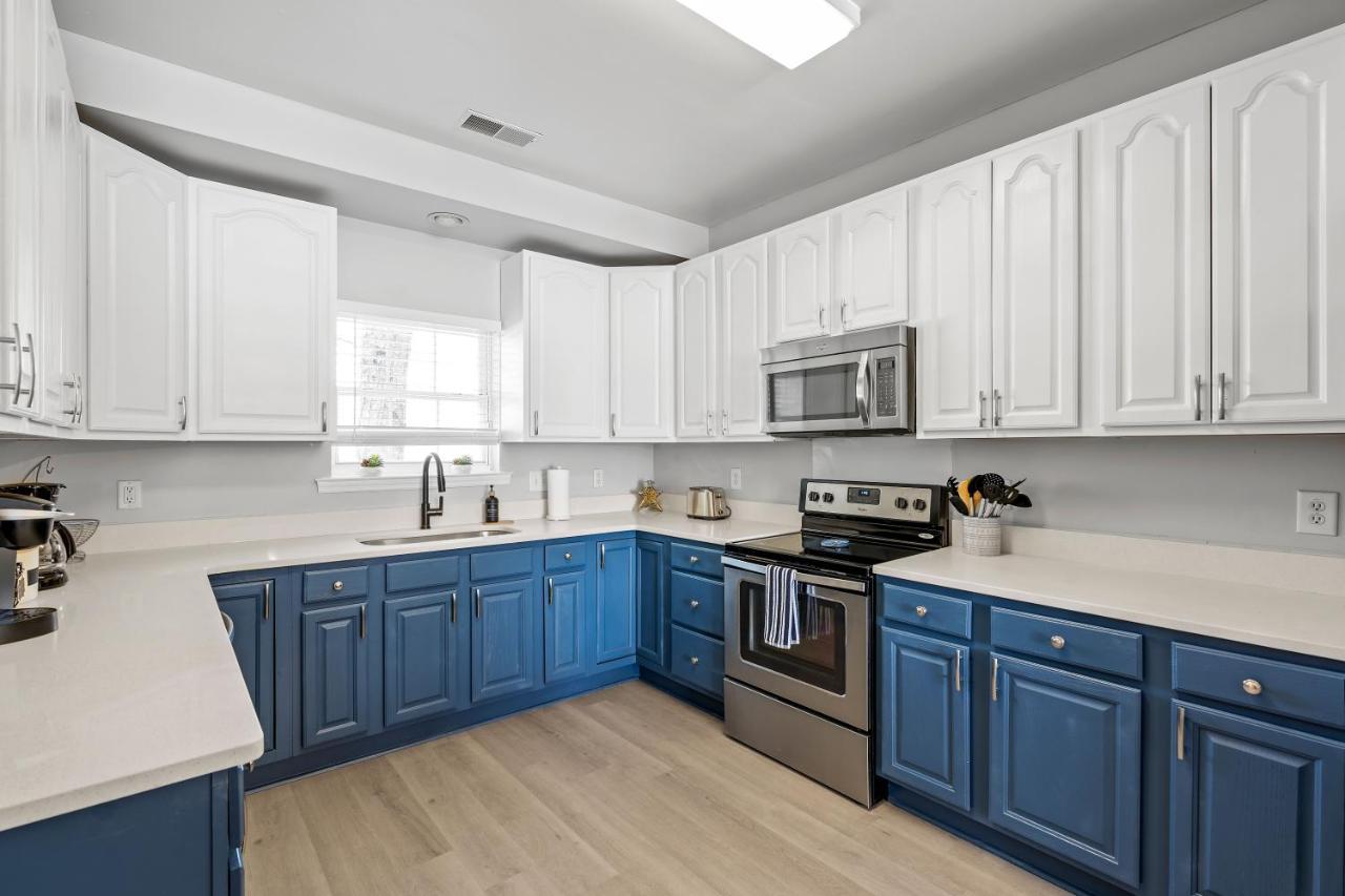 ☆Live On The Water! Lake Palmetto Palm W/ Patio - 10Min To Downtown & Beaches☆ Чарльстон Экстерьер фото
