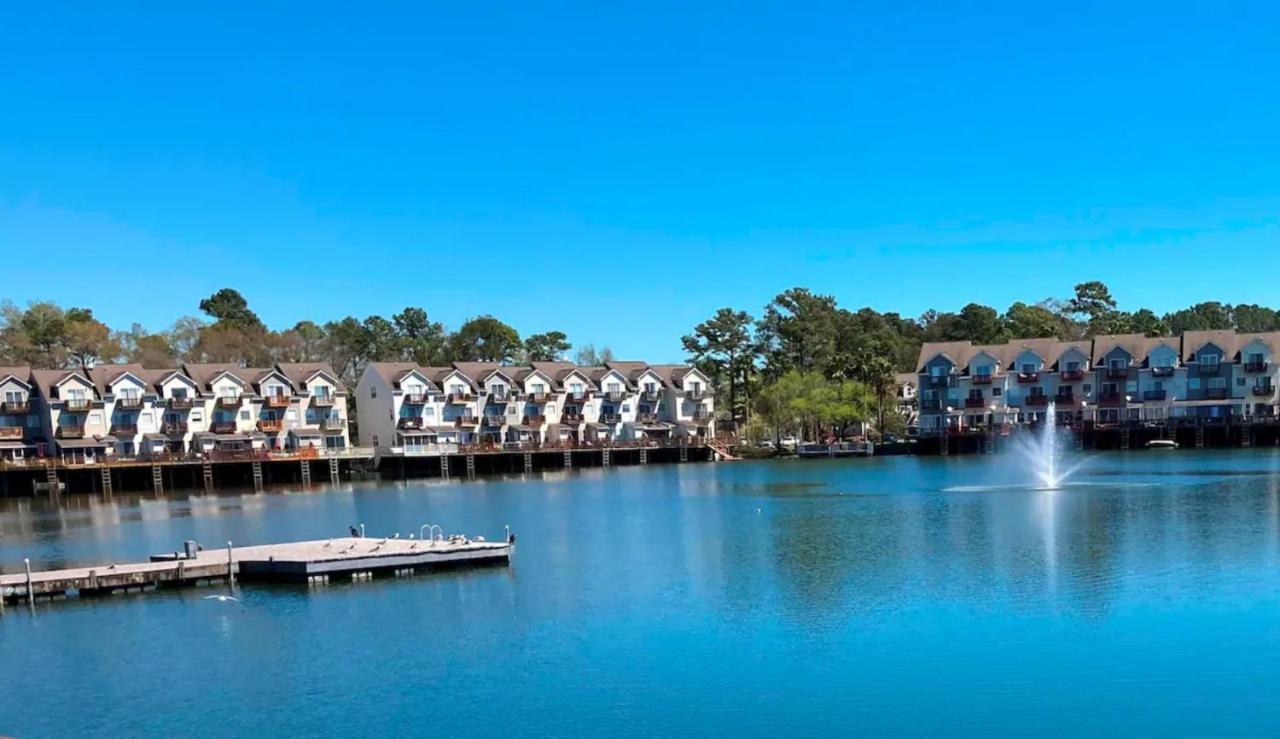 ☆Live On The Water! Lake Palmetto Palm W/ Patio - 10Min To Downtown & Beaches☆ Чарльстон Экстерьер фото