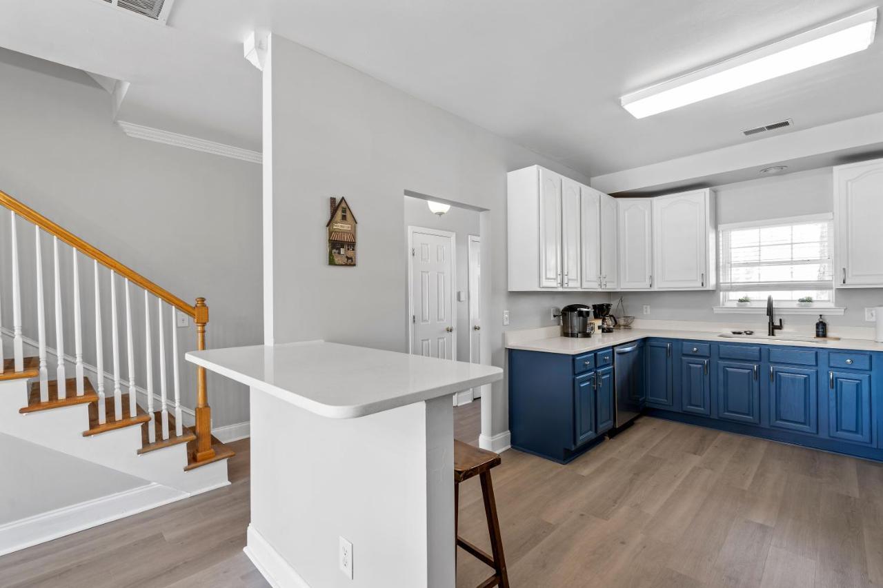 ☆Live On The Water! Lake Palmetto Palm W/ Patio - 10Min To Downtown & Beaches☆ Чарльстон Экстерьер фото