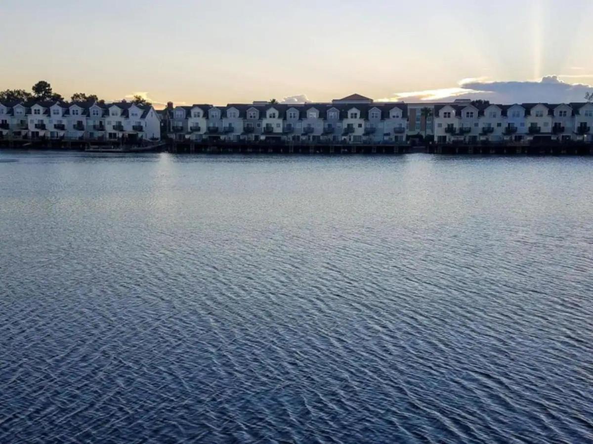 ☆Live On The Water! Lake Palmetto Palm W/ Patio - 10Min To Downtown & Beaches☆ Чарльстон Экстерьер фото