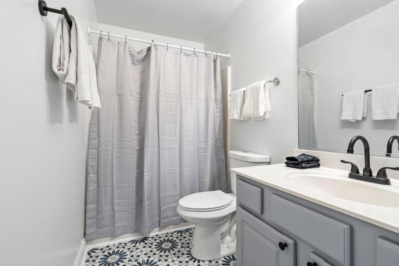 ☆Live On The Water! Lake Palmetto Palm W/ Patio - 10Min To Downtown & Beaches☆ Чарльстон Экстерьер фото